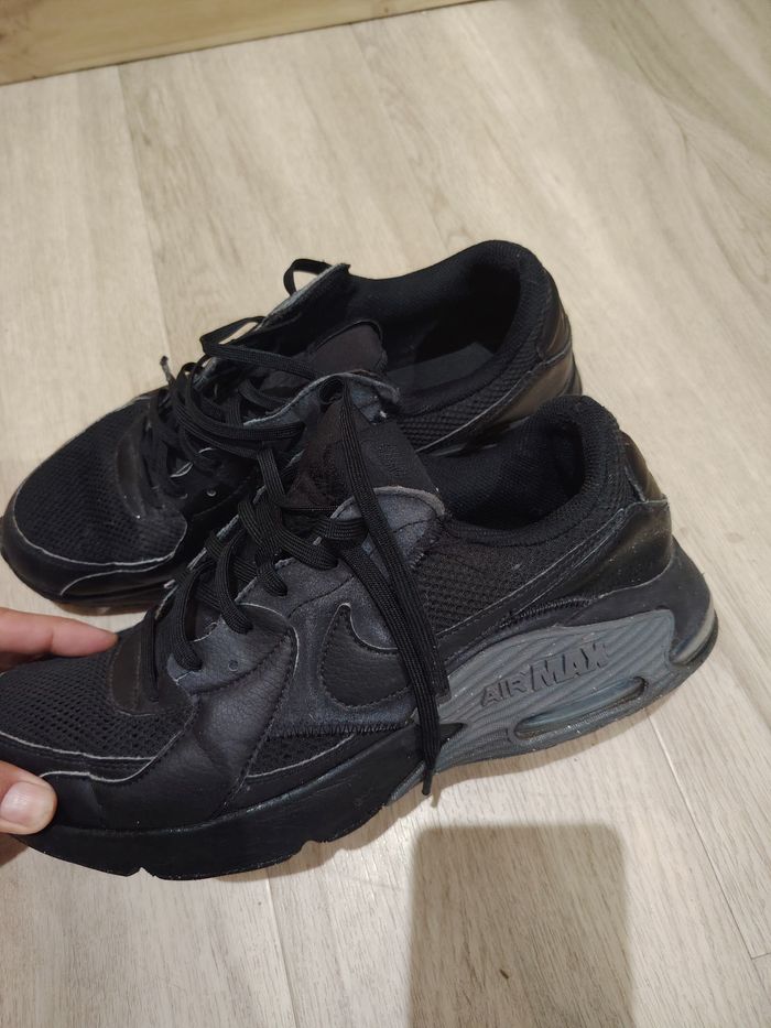 Baskets Nike air taille 44 bon état - photo numéro 3