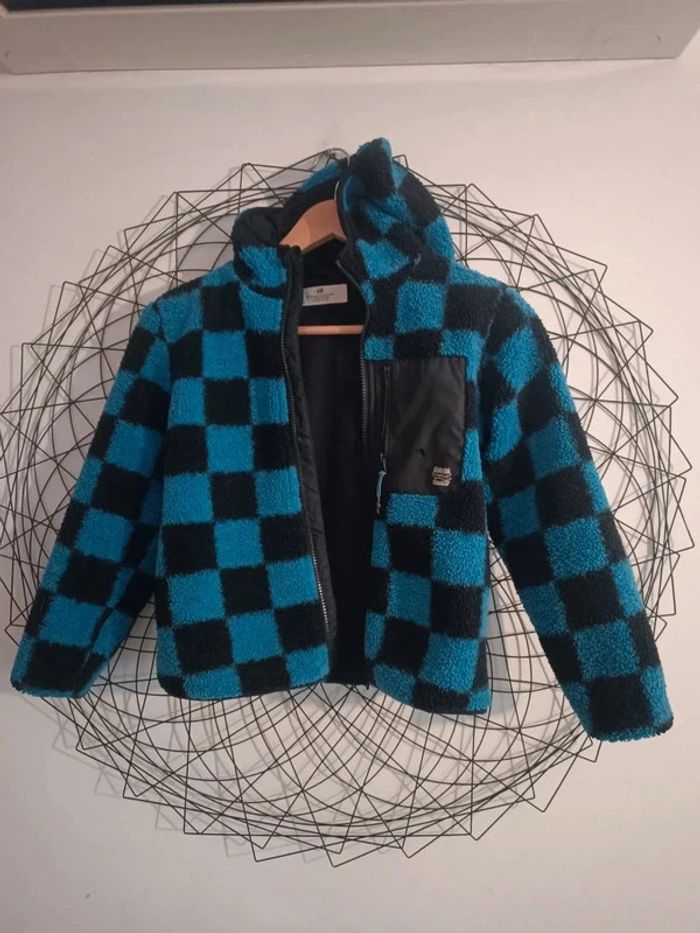 Veste a capuche et a carreaux bleu / noir taille 122-128 - photo numéro 3