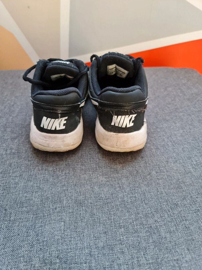 Basket Nike pointure 35 - photo numéro 2