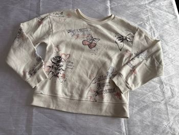 Sweat blanc cassé avec dessin 