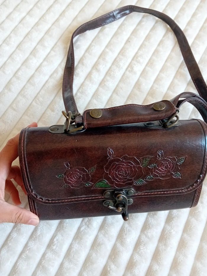 Jolie sac bandoulière Vintage en cuir 👜🍂 - photo numéro 4