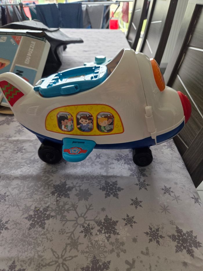 Lot jeux d'éveil et 1 avion - photo numéro 7