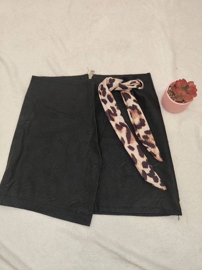 Jupe en cuir femme ceinture léopard