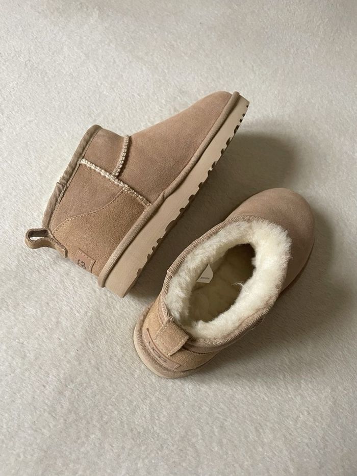 ugg ultra mini couleur creme taille 42 - photo numéro 2
