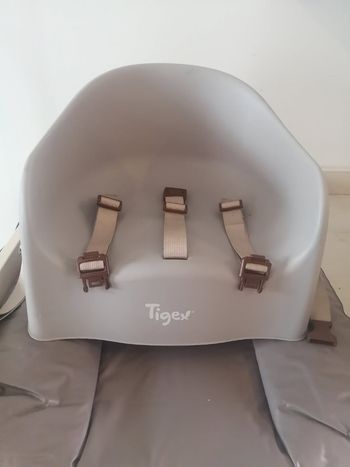 Réhausseur de chaisse