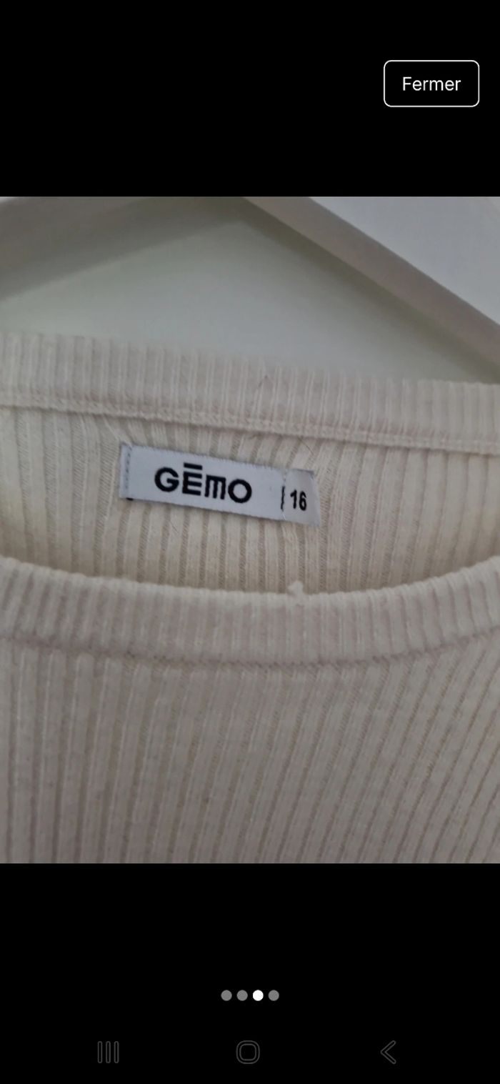 Haut beige à longues manches et 2 petits nœuds sur les côtés - photo numéro 2