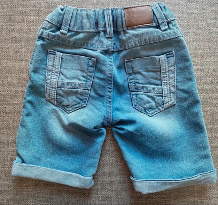 Short en jean garçon taille 3 ans - photo numéro 2