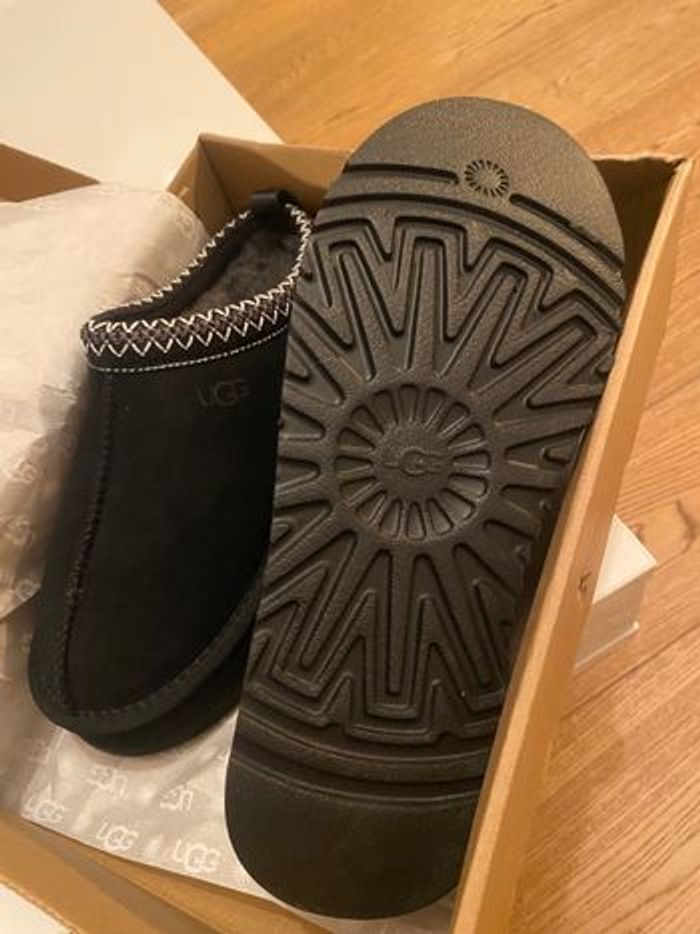 UGG TAZZ NOIR TAILLE 38 neuve - photo numéro 3