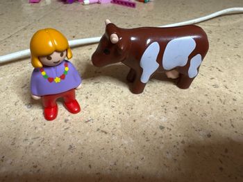 Éleveuse + vache playmobil