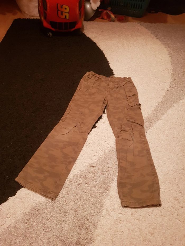 Pantalon garçon effet treillis 7 ans