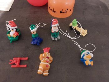 Jeux kinder Noël à suspendre