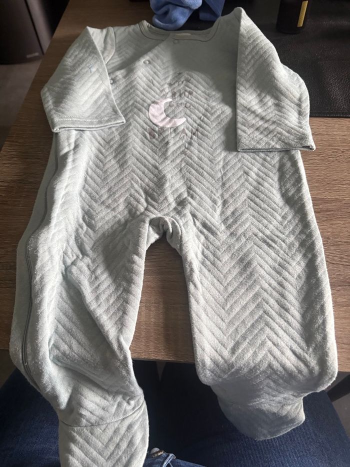 Pyjama tape à l œil 12 mois