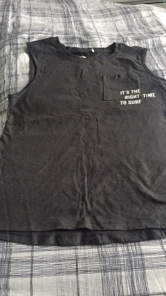 Tee shirt sans manches