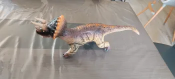 Dinosaure gros modèle en plastique