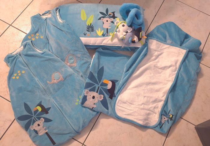 NEUFS 🎁🎁magnifique  LOT TRES COMPLET  tour de lit , deux Gigoteuses T 1 et 2,  plaid, housse pour matelas à langer, jeu   spirale (de quoi faire une  superbe chambre) 🤩👌👌🎉🎉 - photo numéro 2