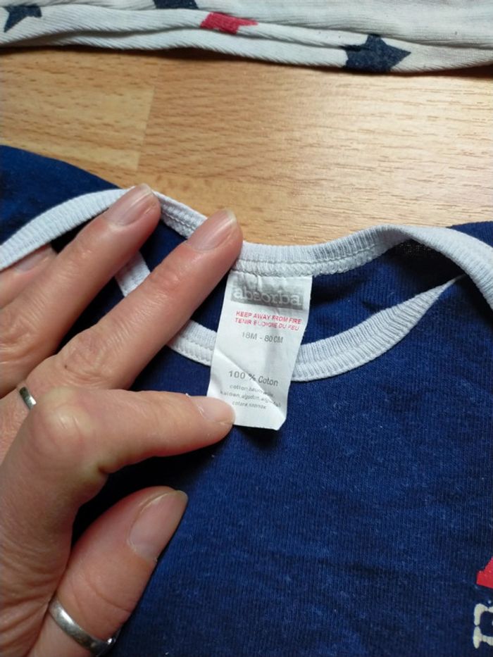 Lot 2 t-shirts absorba 18 mois - photo numéro 3