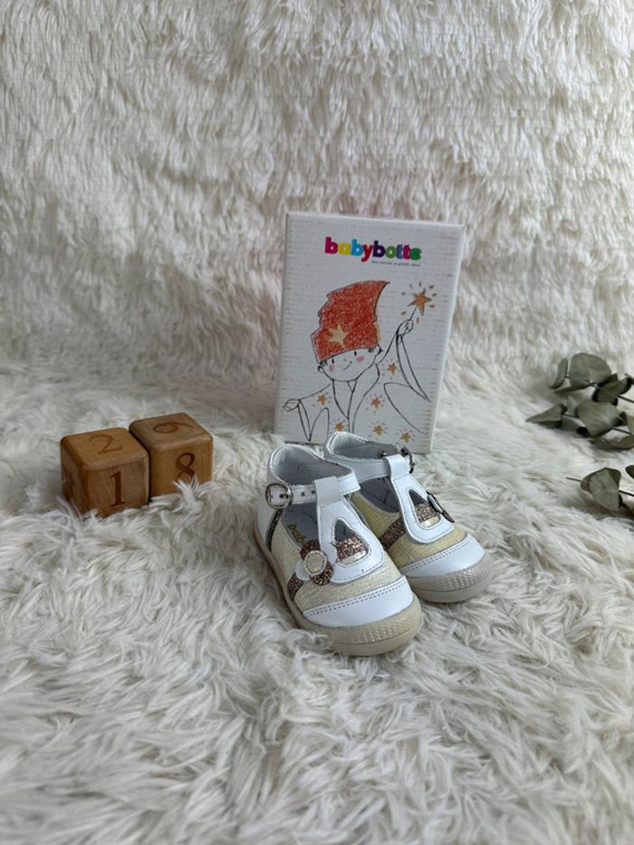 Paire de sandales Babybotte taille 18 - photo numéro 2