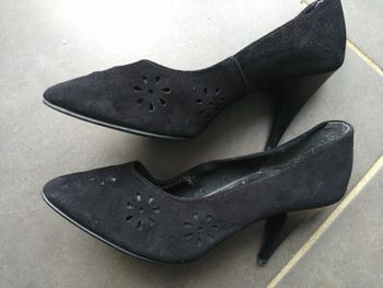 Escarpins noirs croûte de cuir pointure 36