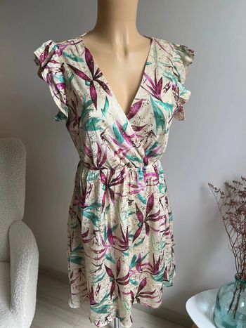 Superbe robe courte beige vert rose