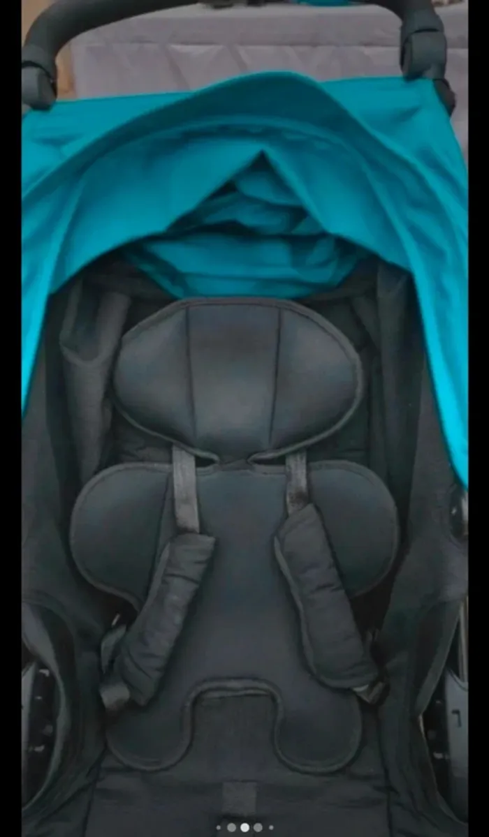 Poussette britax avec base ISOFIX pour voiture - photo numéro 5