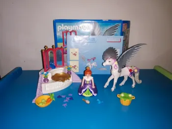 Thème* personnage & animaux / cheval ailé