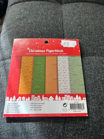 Bloc neuf 15 cm x 15 cm de papiers de Noël embossés