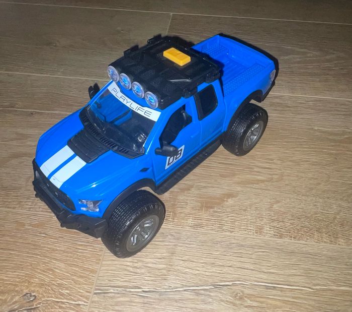 Lot voiture et figurine - photo numéro 3