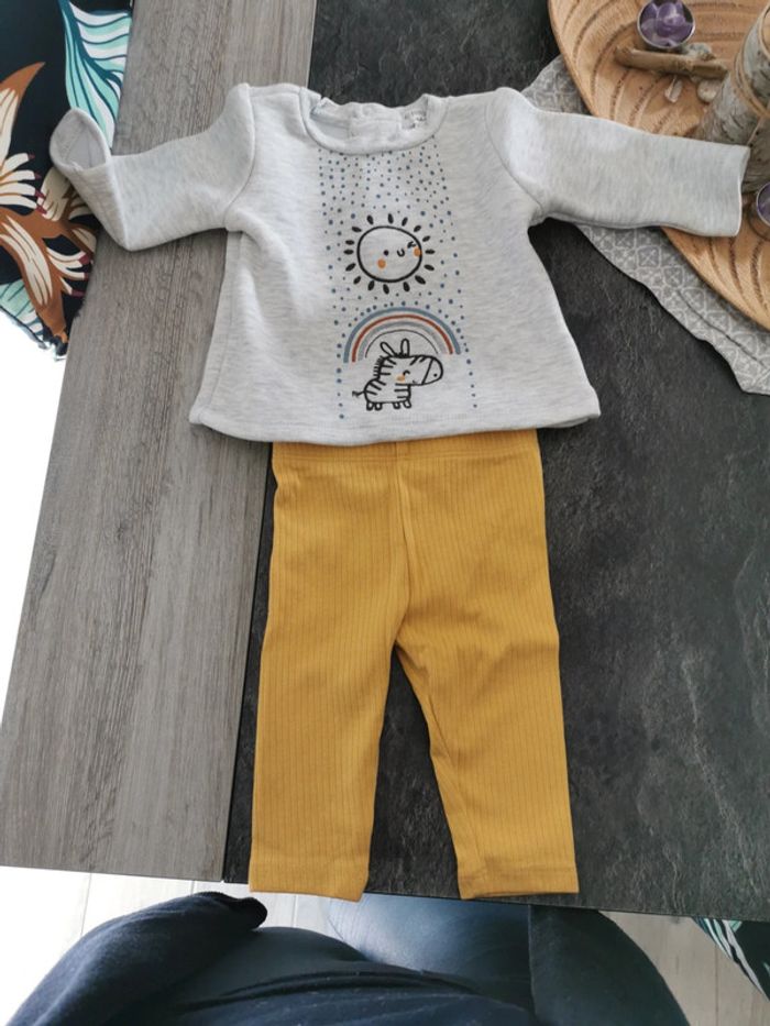 Haut pull et leggins dpam