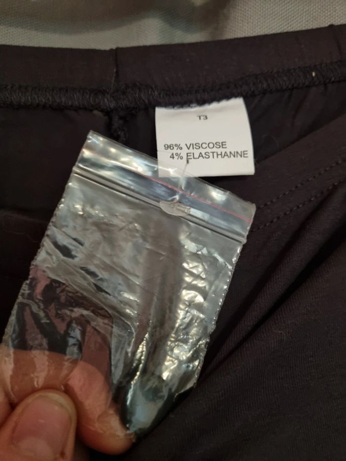 Legging pantacourt noir neuf - photo numéro 2
