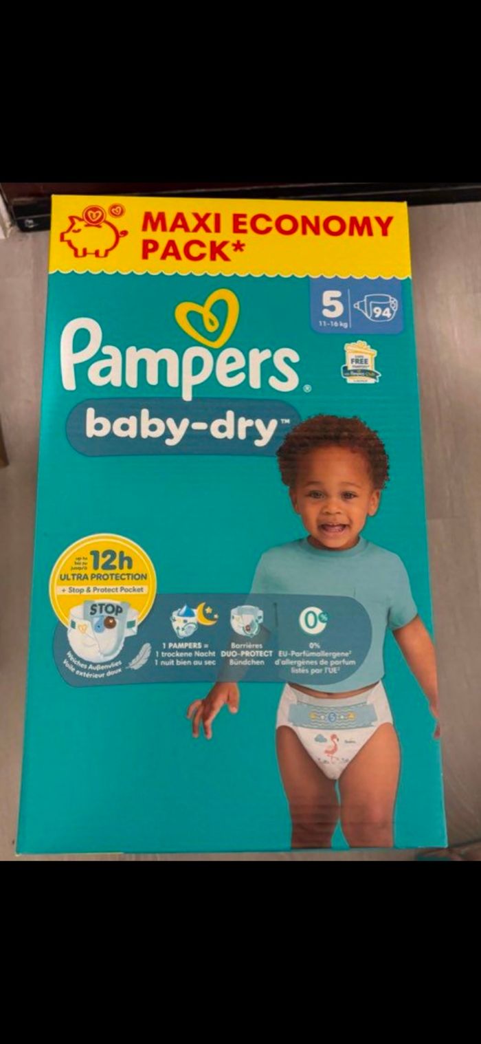 Couche Pampers Baby Dry MAXI CARTON XXL (3,4, 4+, 5+, 6,7, 8) et PREMIUM PROTECTION MAXI FORMAT (taille 3) ( je vous met en photo les prix des couches en magasins) - photo numéro 4