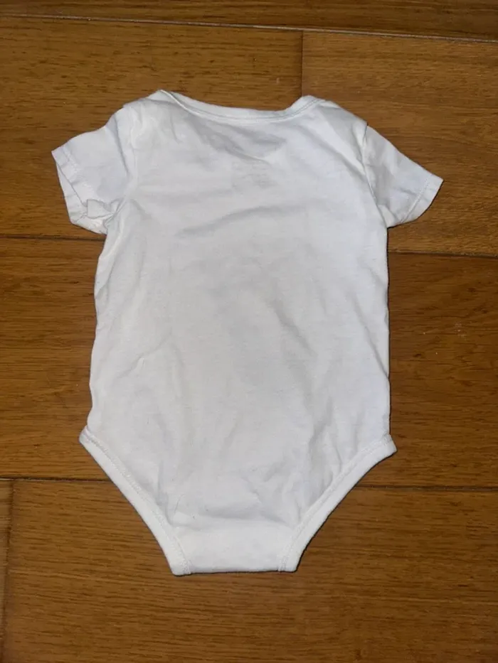 👶 Lot de 3 bodies Nike – 6 mois - photo numéro 3