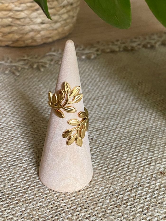 Bague " feuilles " en acier inoxydable - photo numéro 4