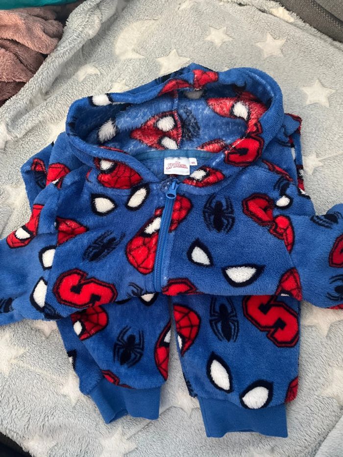 Pyjama doux une pièce Spiderman - photo numéro 2