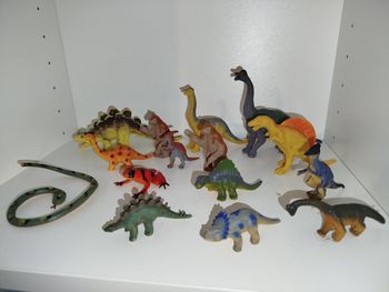 Lot dinosaures et animaux