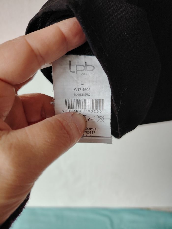 Haut noir dentelle - photo numéro 7