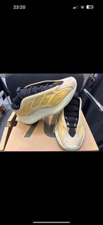 adidas Yeezy 700 V3 dans le coloris rare “Monsaf”