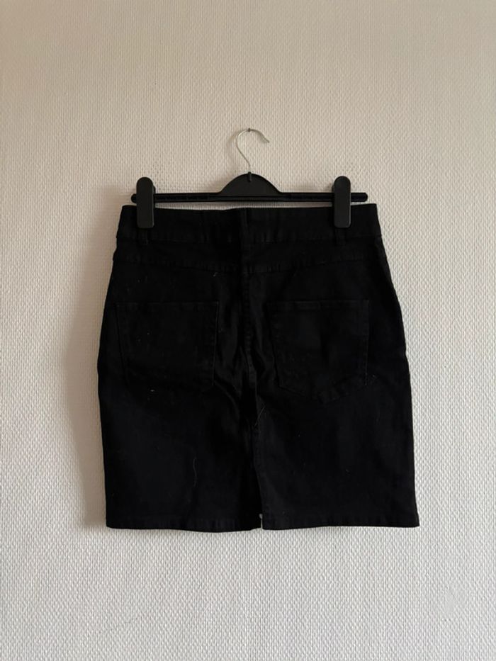 Jupe en jean noire - photo numéro 2