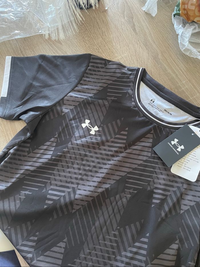 T shirt under armour - photo numéro 2