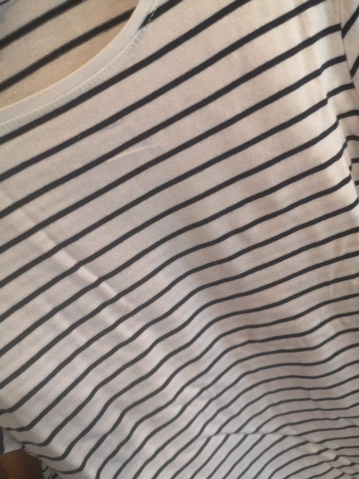 T-shirt Kiabi ligné en noir et blanc 12 ans - photo numéro 4