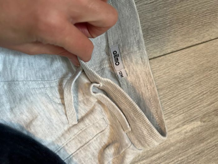 Lot 2 pantalons jogging bébé 12 mois - photo numéro 3