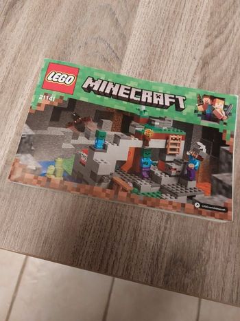 Lego La Grotte du Zombie