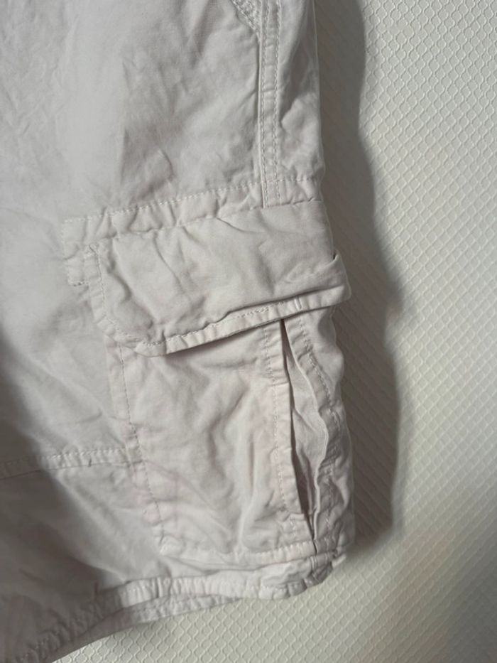 Short blanc napapijri en très bon état taille 46 - photo numéro 3