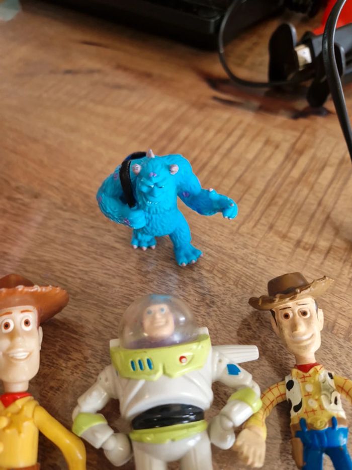Lot toy story et monstre et compagnie - photo numéro 5