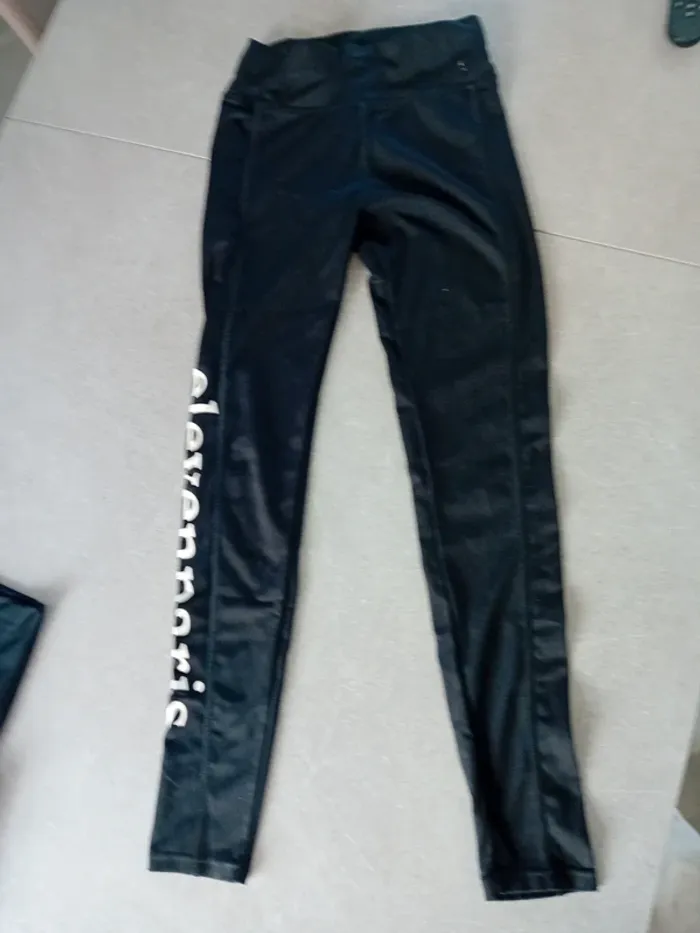 Ensemble Sport Elevenparis taille S/M - photo numéro 5