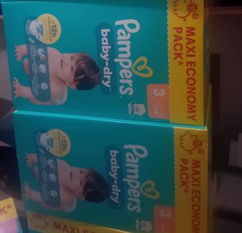 Couches pampers baby-dry taille 3 maxi economy