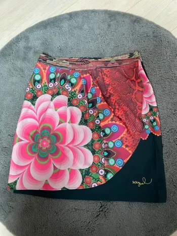 Jupe Desigual T38 Motifs colorésAuthentique Parfait état 🌸