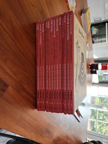 Lot de 15 livres : Figurine de collection