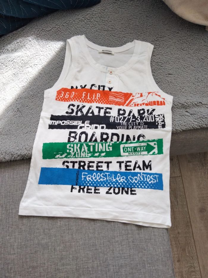 Tee-shirt, pantalon, pull - photo numéro 3