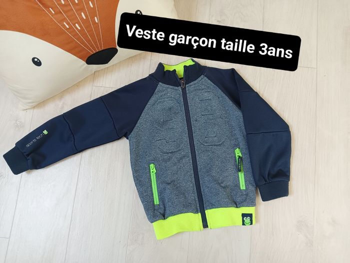 Sweat/Veste garçon taille 3ans
