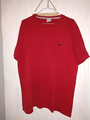 TT-shirt manches courtes rouge marque Nike taille 2xl